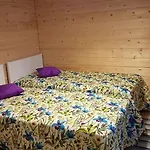 Aurinkolinna 12 *