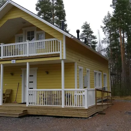 Aurinkolinna 12 בקתה *